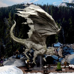 D&D Icons of the Realms Miniatures: Adult White Dragon Premium Figure