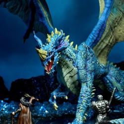D&D Icons of the Realms Miniatures: Adult Blue Dragon Premium Figure