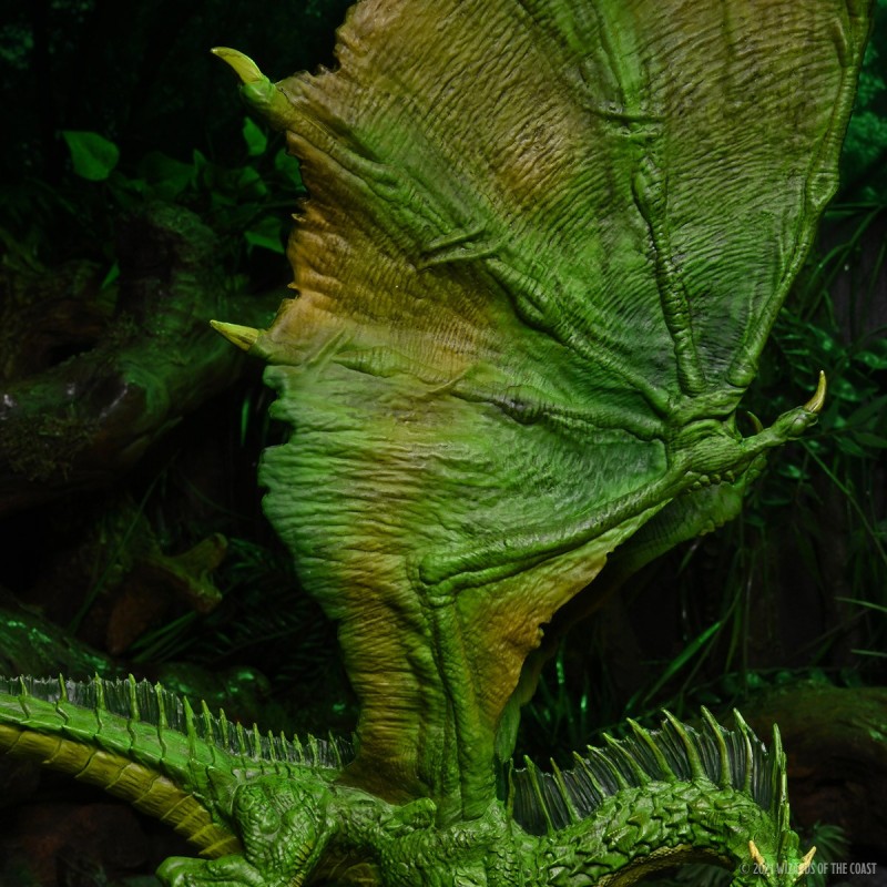 Adopt a dragon: D&D Icons of the Realms Miniatures: Adult Green Dragon Premium Figure