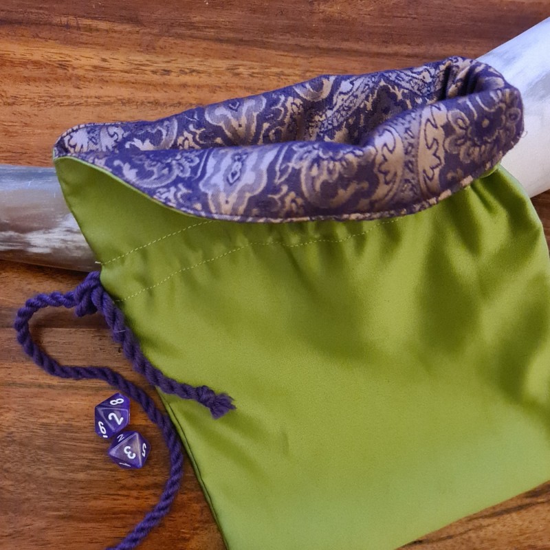Unik - Dansk håndværk - Stor terningpose: Grøn m. lilla snor